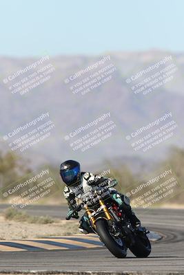 media/Dec-04-2025-Racers Edge (Thu) [[5ebc9f124d]]/3-B Group/1-Session 1 (Turn 7)/